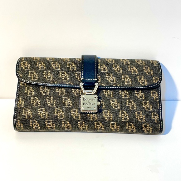 Dooney & Bourke Handbags - Dooney & Bourke Gretta Continental Wallet Vintage